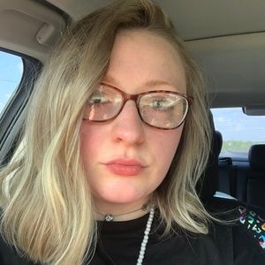 Meet your Posher, Marissa